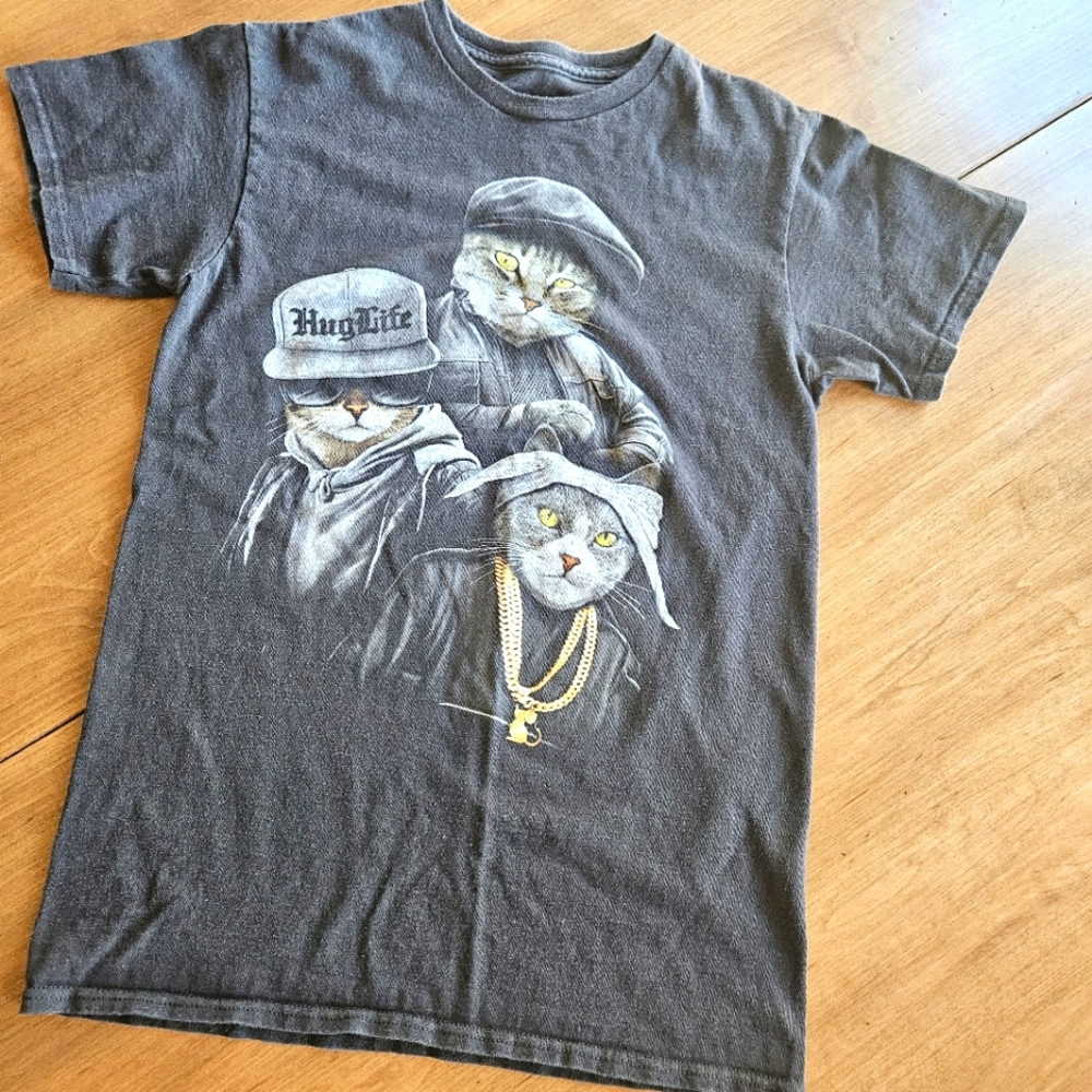 Cat tee size small